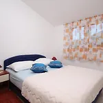 Apartments With Parking Space Seget Vranjica, Trogir - 8507 Apartman Seget Vranjica