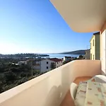 Apartments With Parking Space Seget Vranjica, Trogir - 8507 *