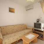 Apartments With Parking Space Seget Vranjica, Trogir - 8507 Apartman