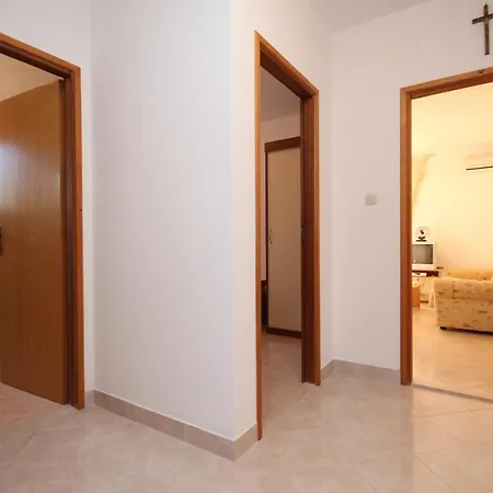 With Parking Space Seget Vranjica, Trogir - 8507 Apartman Seget Vranjica