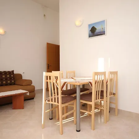 Apartman Apartments With Parking Space Seget Vranjica, Trogir - 8507 *